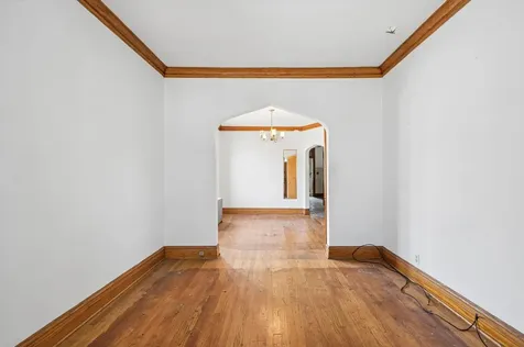 3039 North Gresham Avenue Chicago IL 60618