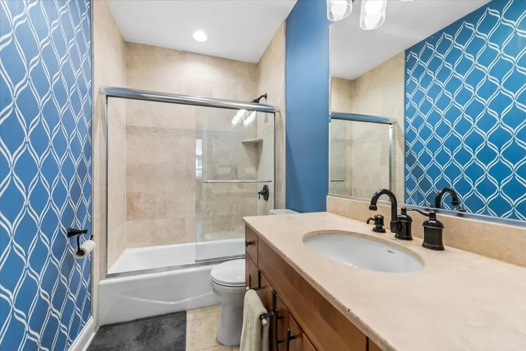 4239 North Keystone Avenue Chicago IL 60641