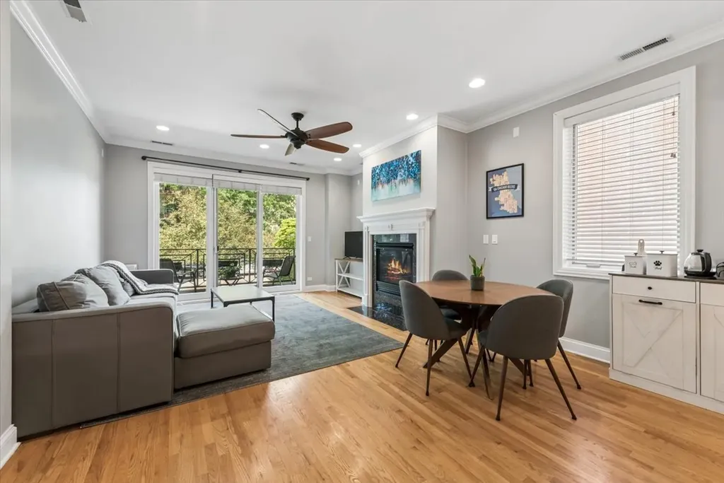 4239 North Keystone Avenue Chicago IL 60641