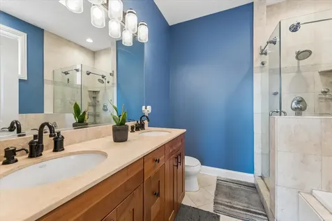 4239 North Keystone Avenue Chicago IL 60641