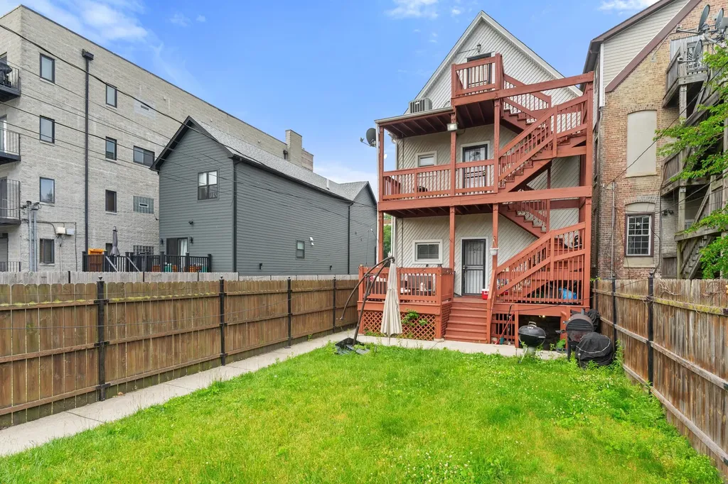 4339 South Indiana Avenue Chicago IL 60653