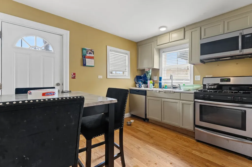 4339 South Indiana Avenue Chicago IL 60653