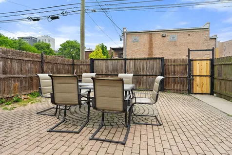 4339 South Indiana Avenue Chicago IL 60653
