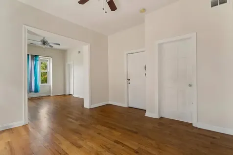 4339 South Indiana Avenue Chicago IL 60653