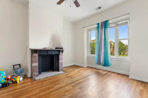 4339 South Indiana Avenue Chicago IL 60653