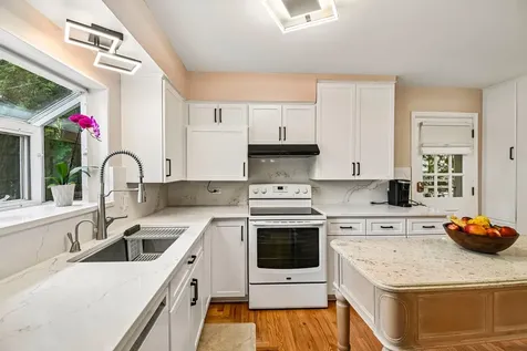 7 Columbus Parkway Buffalo Grove IL 60089