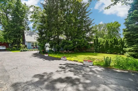 7 Columbus Parkway Buffalo Grove IL 60089