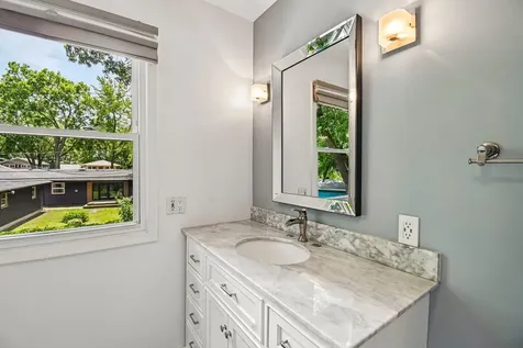 7 Columbus Parkway Buffalo Grove IL 60089