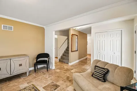 7 Columbus Parkway Buffalo Grove IL 60089