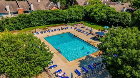 2005 South Finley Road Lombard IL 60148