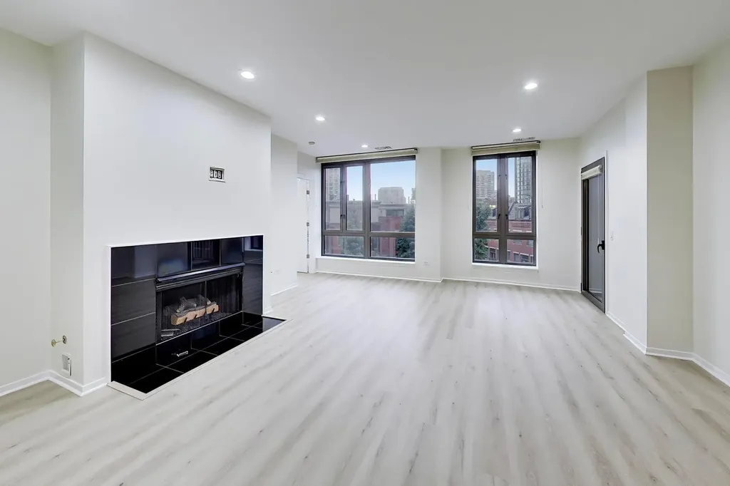 400 North Clinton Street Chicago IL 60654