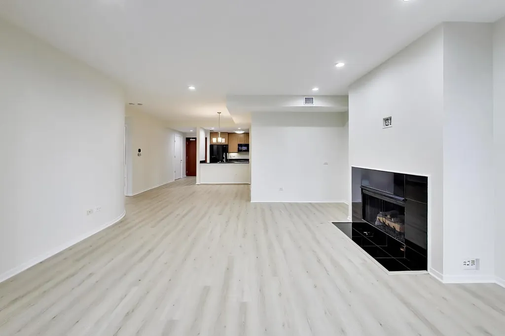 400 North Clinton Street Chicago IL 60654