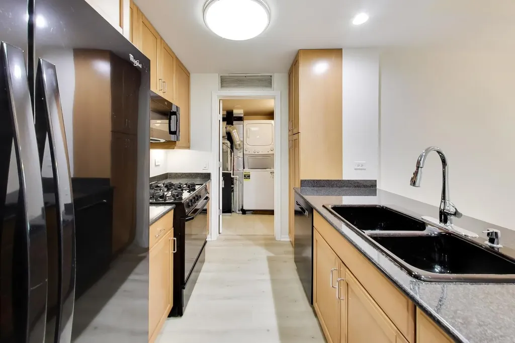 400 North Clinton Street Chicago IL 60654