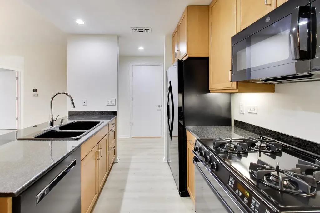 400 North Clinton Street Chicago IL 60654