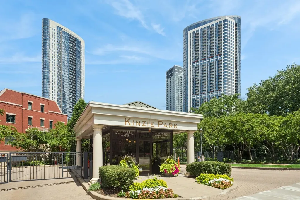 400 North Clinton Street Chicago IL 60654