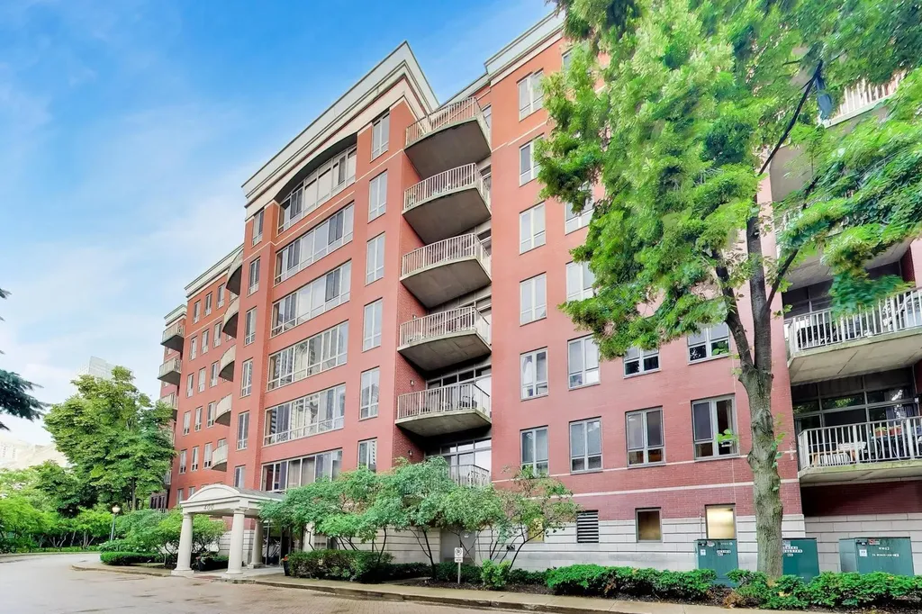 400 North Clinton Street Chicago IL 60654