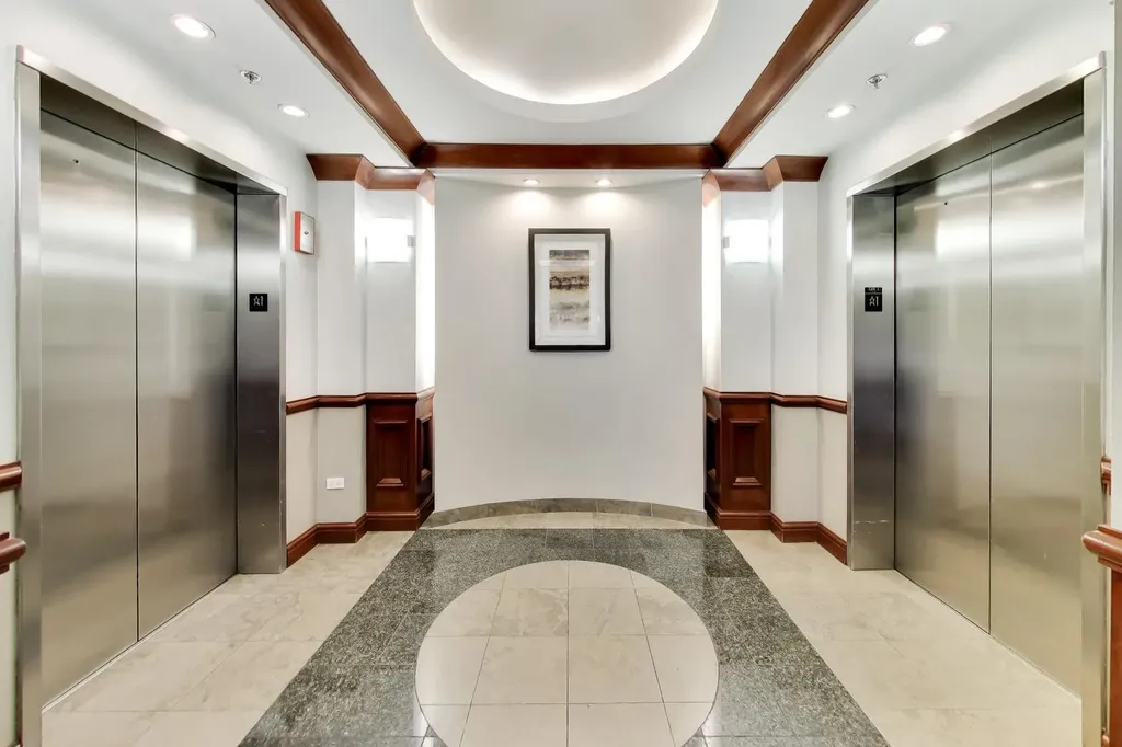 400 North Clinton Street Chicago IL 60654