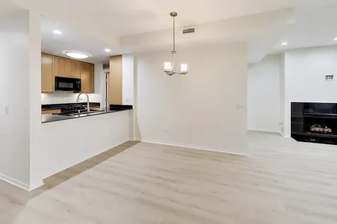 400 North Clinton Street Chicago IL 60654