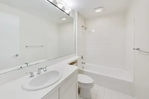 400 North Clinton Street Chicago IL 60654