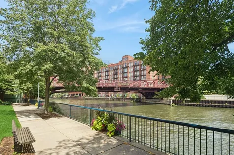 400 North Clinton Street Chicago IL 60654