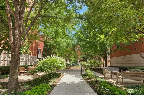 400 North Clinton Street Chicago IL 60654
