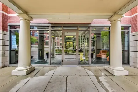 400 North Clinton Street Chicago IL 60654