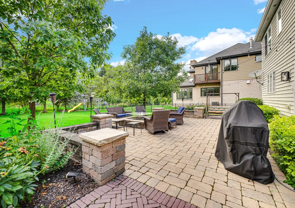 6430 Clarendon Hills Road Willowbrook IL 60527