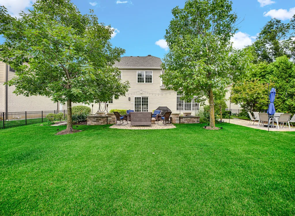 6430 Clarendon Hills Road Willowbrook IL 60527