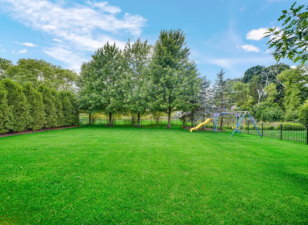 6430 Clarendon Hills Road Willowbrook IL 60527