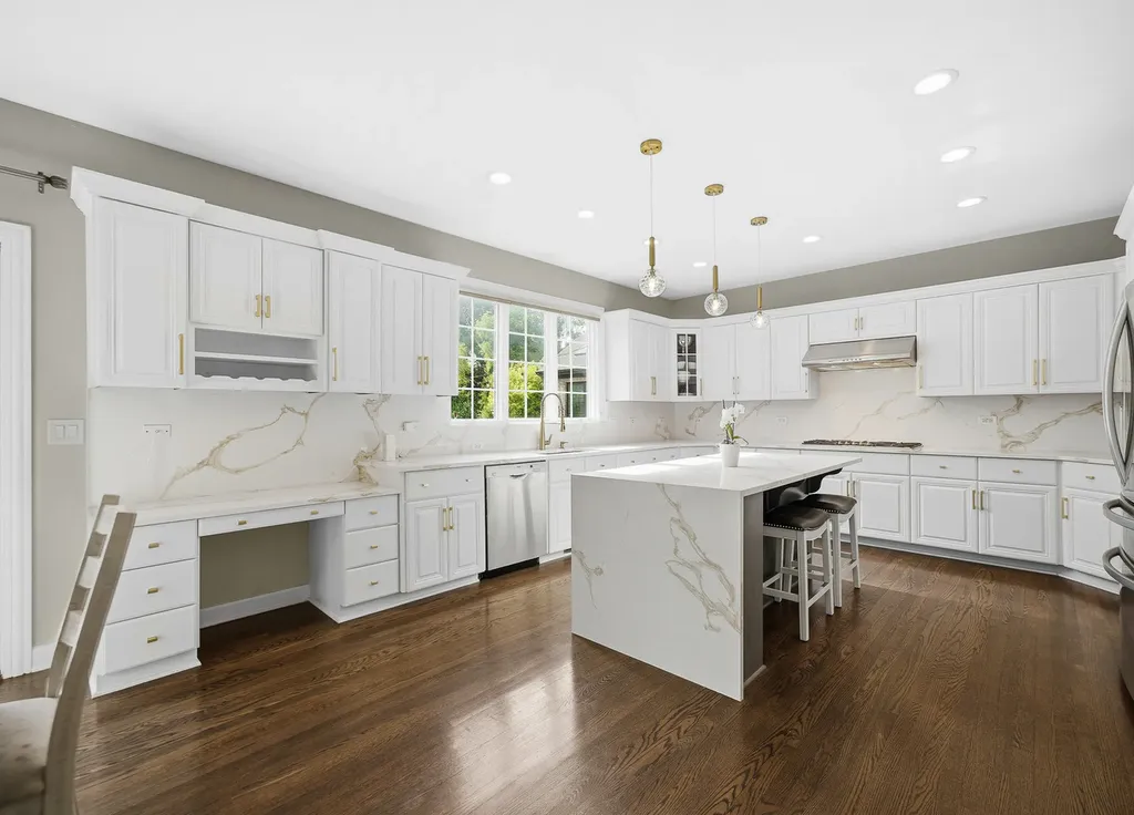 6430 Clarendon Hills Road Willowbrook IL 60527