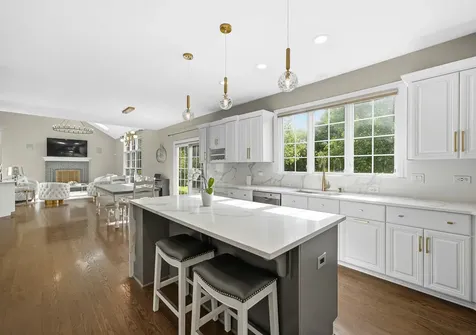 6430 Clarendon Hills Road Willowbrook IL 60527