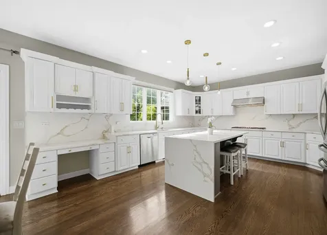 6430 Clarendon Hills Road Willowbrook IL 60527