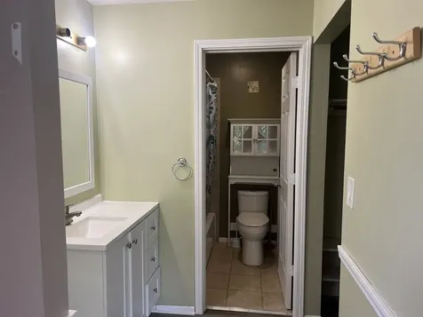 23 Creekside Circle Elgin IL 60123