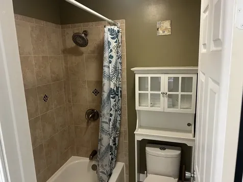 23 Creekside Circle Elgin IL 60123