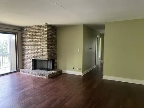 23 Creekside Circle Elgin IL 60123