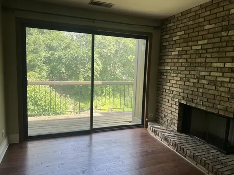 23 Creekside Circle Elgin IL 60123