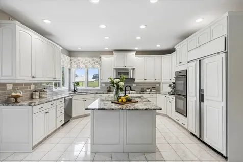 10 Bordeaux Court Oakwood Hills IL 60013