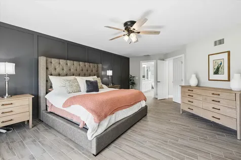 10 Bordeaux Court Oakwood Hills IL 60013