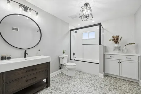 10 Bordeaux Court Oakwood Hills IL 60013