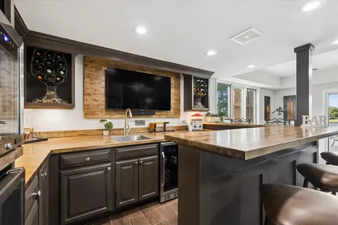 10 Bordeaux Court Oakwood Hills IL 60013
