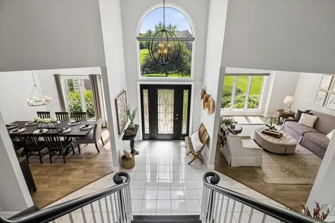10 Bordeaux Court Oakwood Hills IL 60013