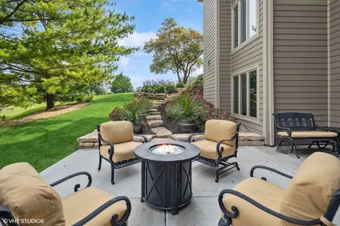 10 Bordeaux Court Oakwood Hills IL 60013