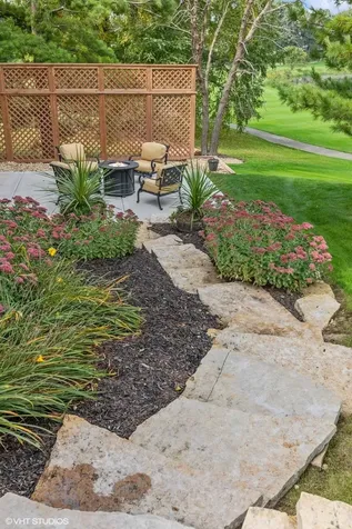 10 Bordeaux Court Oakwood Hills IL 60013