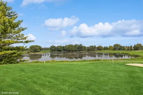 10 Bordeaux Court Oakwood Hills IL 60013