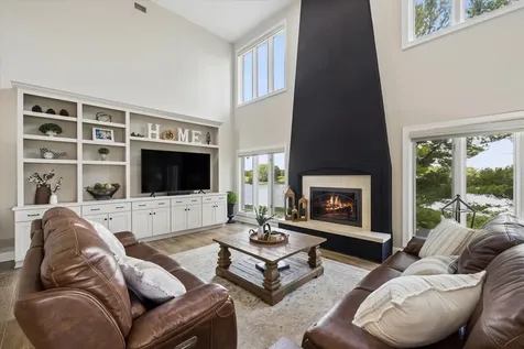 10 Bordeaux Court Oakwood Hills IL 60013