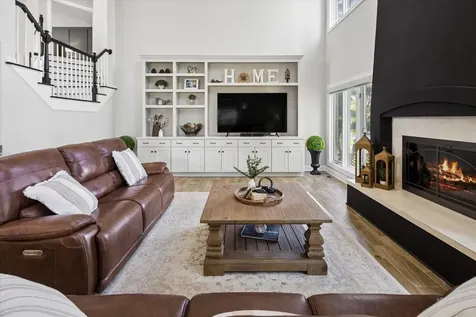 10 Bordeaux Court Oakwood Hills IL 60013