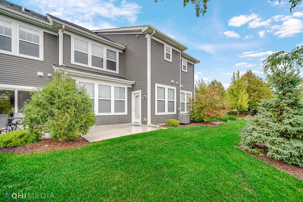 597 Watercress Drive Aurora IL 60504