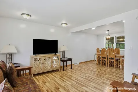 7509 Villa Vista Court Spring Grove IL 60081
