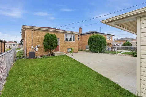 558 Manistee Avenue Calumet City IL 60409
