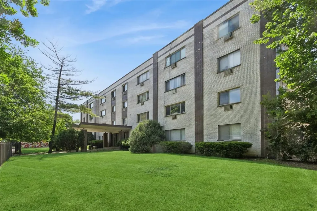 1415 West Pratt Boulevard Chicago IL 60626